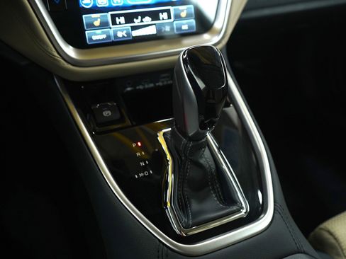 Used 2025 Subaru Outback Premium image 23