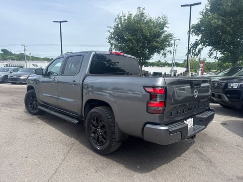 Used 2023 Nissan Frontier SV w/ Midnight Edition Package RWD image 3