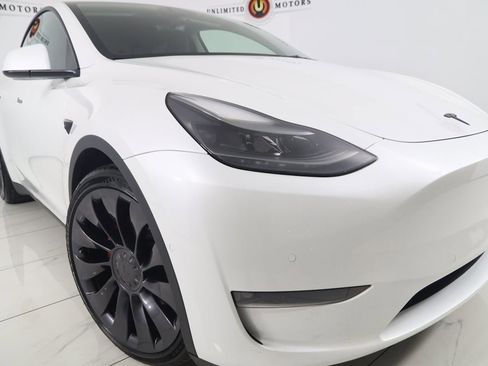 Used 2022 Tesla Model Y Performance image 18