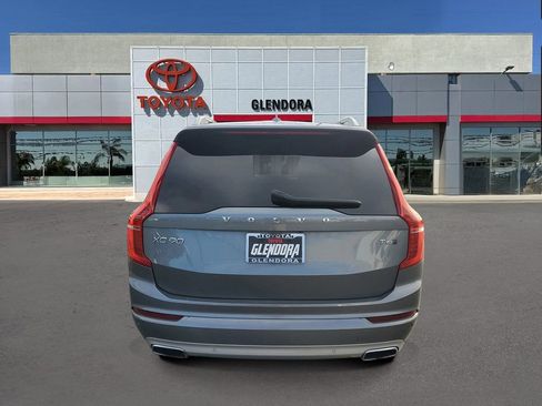 Used 2018 Volvo XC90 T6 Momentum w/ Convenience Package image 4