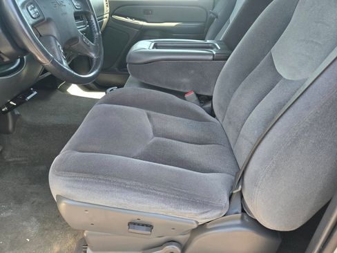 Used 2007 GMC Sierra 2500 SLE w/ Heavy-Duty Power Package image 17