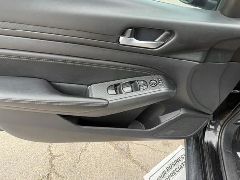 Used 2019 Nissan Altima 2.5 S FWD image 15