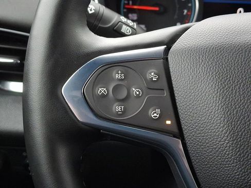 Used 2023 Chevrolet Traverse LT image 25