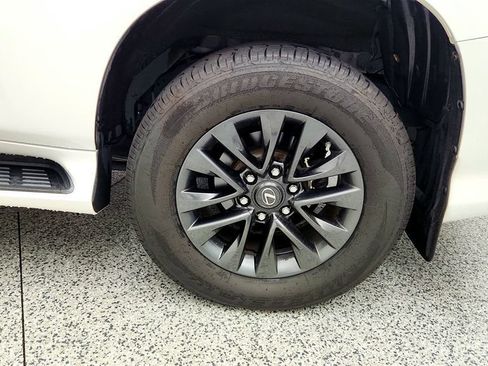 Used 2020 Lexus GX 460 Premium w/ Premium Package AWD/4WD image 9