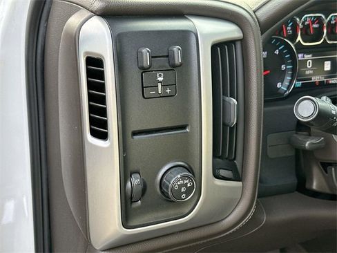 Used 2018 GMC Sierra 1500 SLT image 16