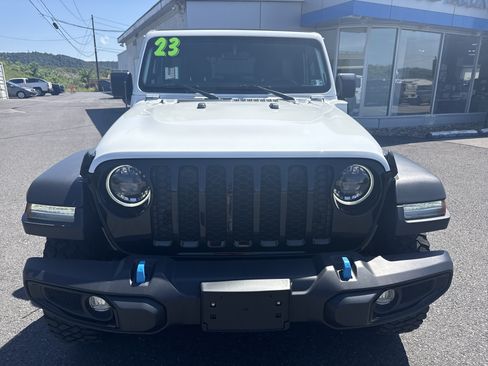 Used 2023 Jeep Wrangler Unlimited w/ Sun & Screen Package AWD/4WD image 8