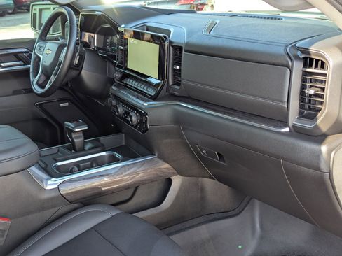 Used 2024 Chevrolet Silverado 1500 LTZ image 29