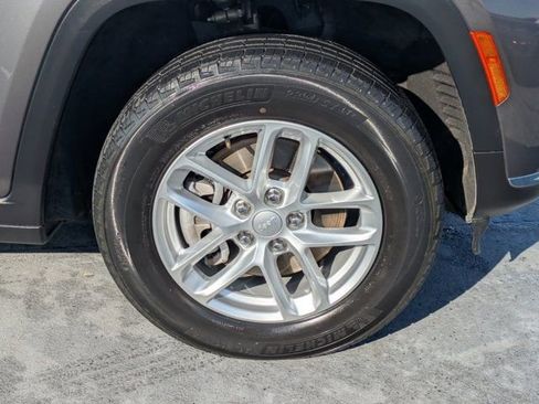 Used 2023 Jeep Grand Cherokee L Laredo w/ Luxury Tech Group I image 9