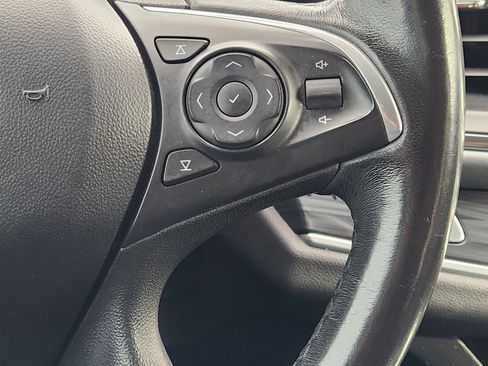 Used 2021 Buick Enclave Essence image 28