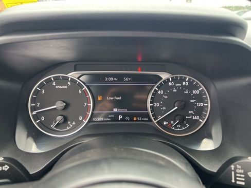 Used 2024 Nissan Rogue SV image 9