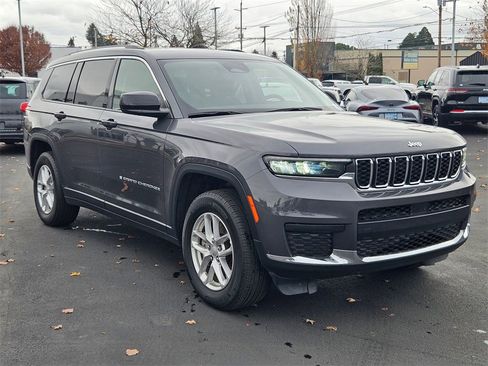 Used 2023 Jeep Grand Cherokee L Laredo image 8