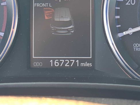 Used 2015 Toyota Highlander Limited w/ Driver Technology Package FWD image 26