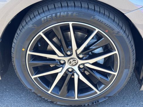 Used 2021 Toyota Camry SE w/ Convenience Package FWD image 11
