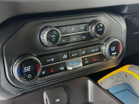 Used 2024 Ford Bronco Badlands image 16