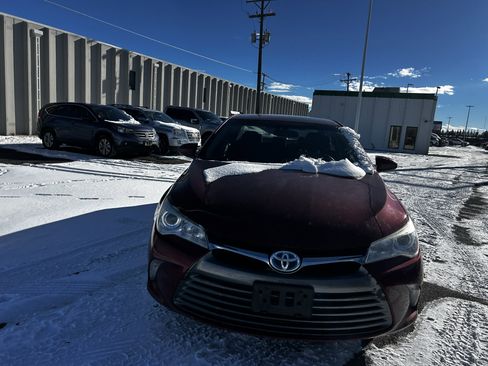 Used 2017 Toyota Camry LE image 8