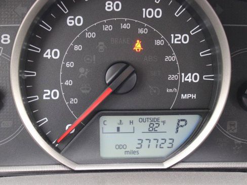 Used 2013 Toyota RAV4 LE FWD image 21