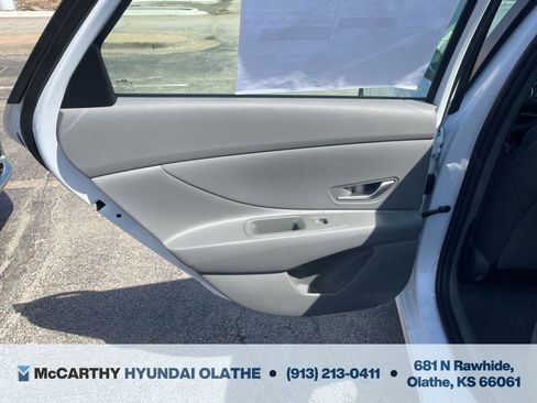 Certified 2025 Hyundai Elantra Sport FWD image 18