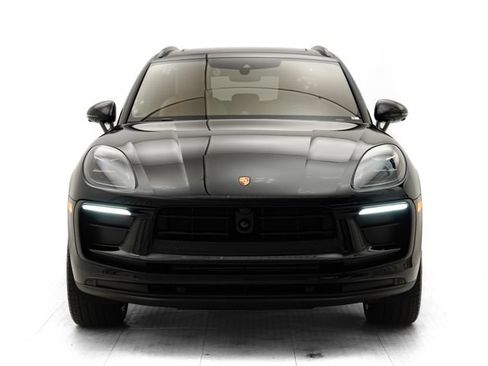 Certified 2026 Porsche Macan AWD/4WD image 31