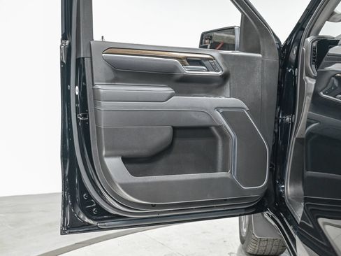 Used 2025 Chevrolet Silverado 1500 LT AWD/4WD image 12