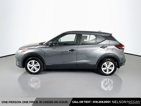 Certified 2025 Nissan Kicks Play S image 8