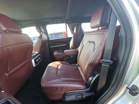 Used 2022 Ford Expedition Limited RWD image 5