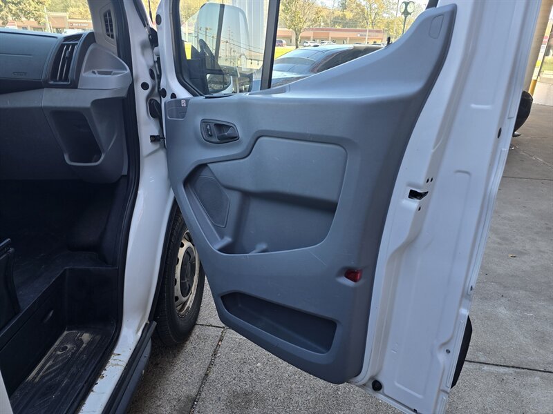 Used 2019 Ford Transit 250 148 Medium Roof RWD image 10