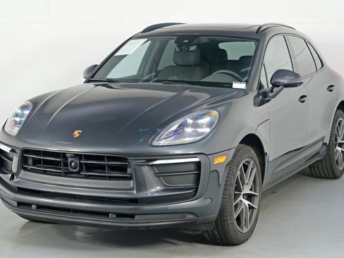 Used 2023 Porsche Macan image 48