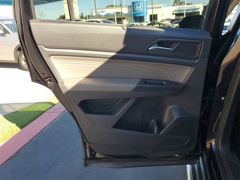 Used 2022 Volkswagen Atlas SE image 18