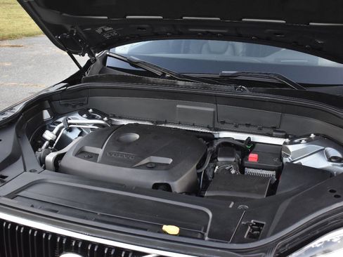 Used 2017 Volvo XC90 T6 Momentum w/ Vision Package image 35