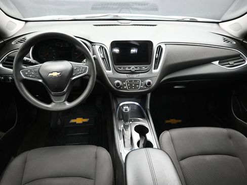 Used 2020 Chevrolet Malibu LT FWD image 15