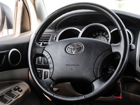 Used 2006 Toyota Tacoma PreRunner RWD image 15