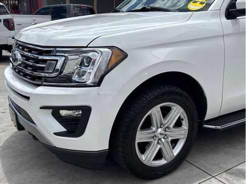 Used 2020 Ford Expedition XLT w/ Equipment Group 202A AWD/4WD image 4