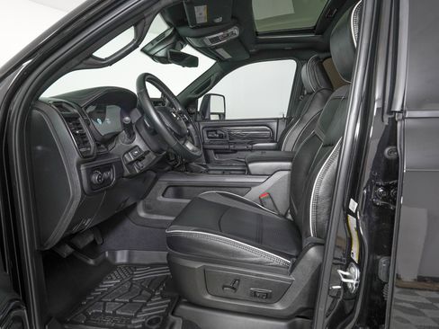 Used 2025 RAM 3500 Limited image 13