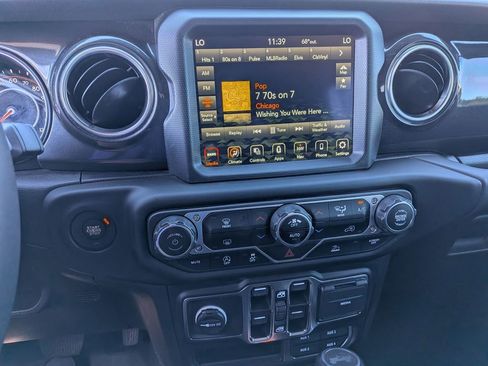 Used 2023 Jeep Wrangler Altitude image 8