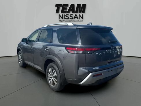 Used 2022 Nissan Pathfinder SL image 7