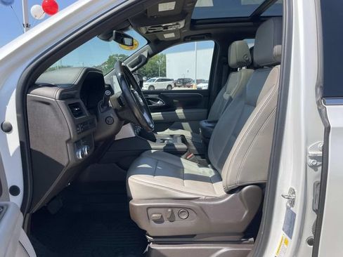 Used 2021 GMC Yukon SLT w/ SLT Premium Package RWD image 12