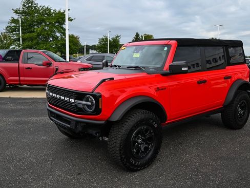 Certified 2022 Ford Bronco Wildtrak image 9