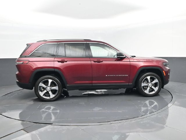 Used 2023 Jeep Grand Cherokee 4WD 4xe image 4