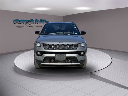 Certified 2023 Jeep Compass Limited image 8