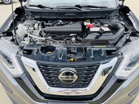 Used 2019 Nissan Rogue SV FWD image 38