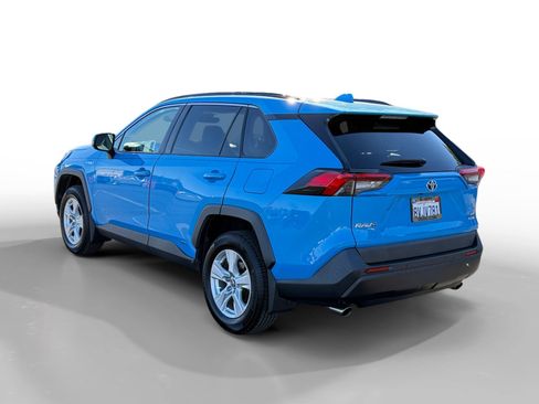 Used 2019 Toyota RAV4 XLE w/ Convenience Package image 3
