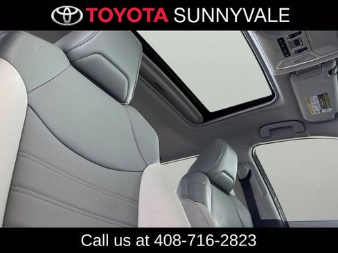 Used 2021 Toyota RAV4 XLE Premium AWD/4WD image 21