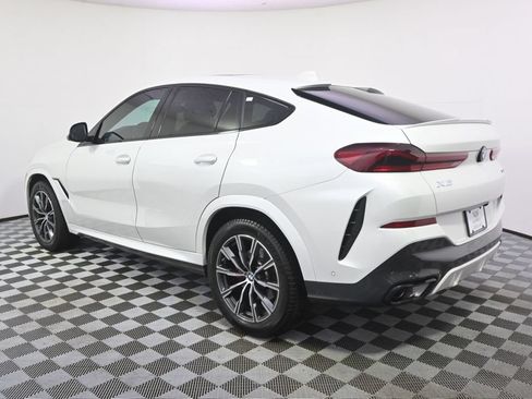Used 2022 BMW X6 xDrive40i w/ M Sport Package AWD/4WD image 3
