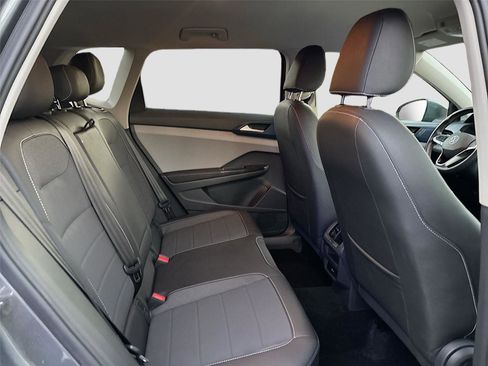 Used 2024 Volkswagen Taos SE image 28