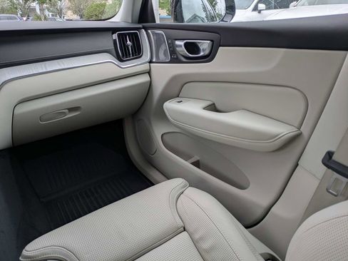Certified 2025 Volvo XC60 B5 Ultra w/ Protection Package Premier AWD/4WD image 22