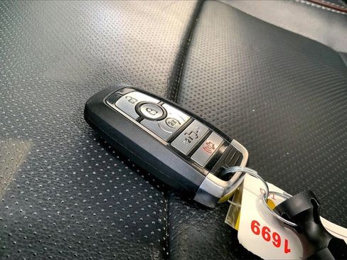 Used 2023 Ford F250 Lariat w/ Sport Appearance Package image 19