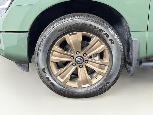 Used 2024 Nissan Titan SV w/ SV Bronze Edition Package image 30