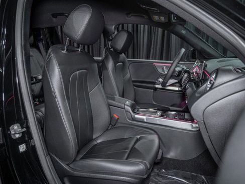 Certified 2025 Mercedes-Benz GLB 250 image 12