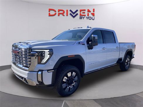 New 2026 GMC Sierra 2500 Denali w/ Denali Reserve Package AWD/4WD image 9