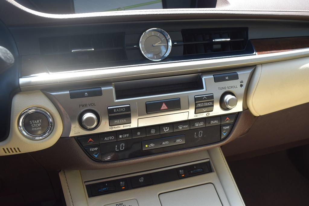 Used 2017 Lexus ES 350 w/ Navigation System Package FWD image 16